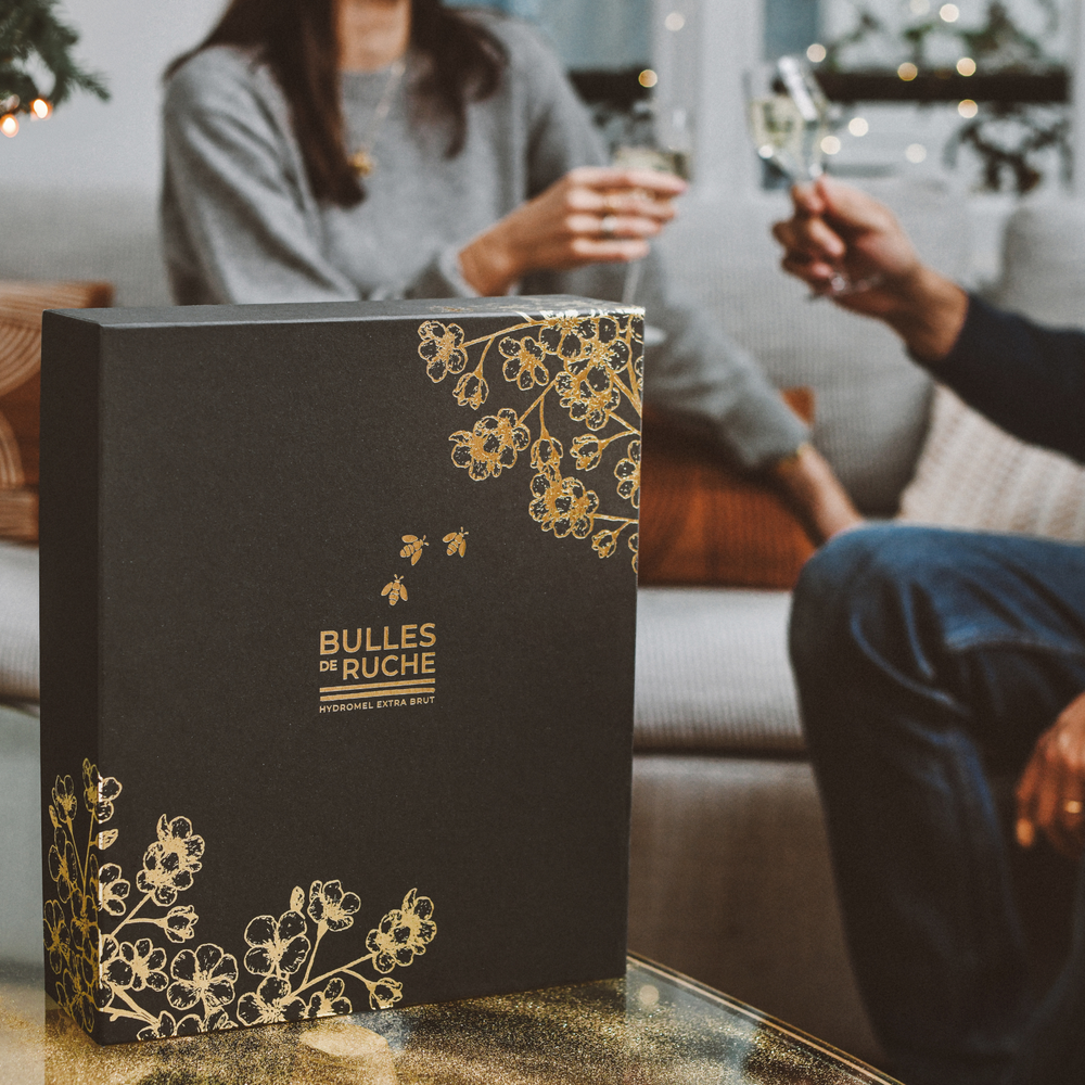 
                      
                        COFFRET CADEAU BULLES DE RUCHE
                      
                    